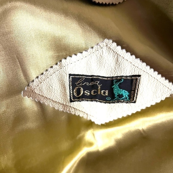 VINTAGE CREAM LEATHER CAPE - Picture 8 of 13